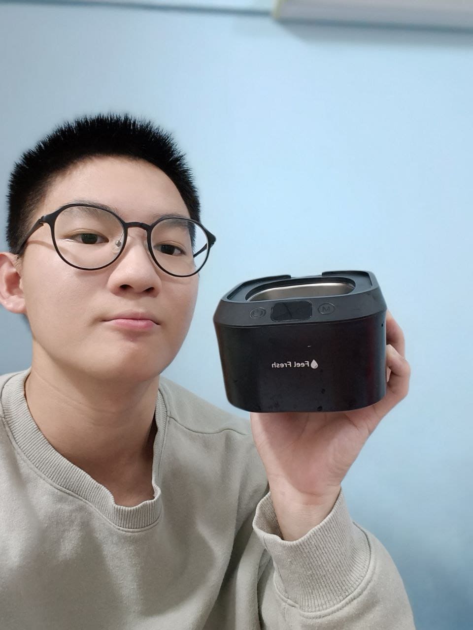 Customer testimonial about ultrasonic cleaner for Invisalign keeping trays fresh and transparent